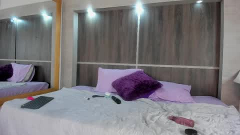 Snapshot of brynaa_ chatting on May 13, 2026, 6:22 am Bryna online show from May 13, 2026, 6:22 am