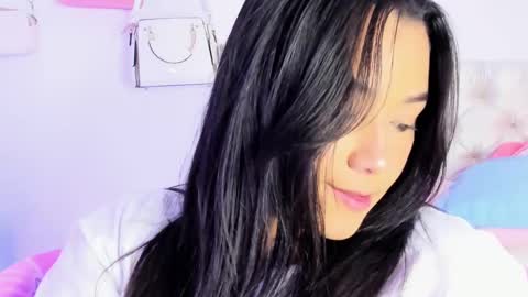 Snapshot of bryonny_ chatting on February 20, 2025, 5:18 pm Carly online show from February 20, 2025, 5:18 pm