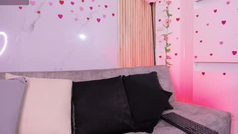 Bryxon  online show from March 3, 2025, 2:04 pm