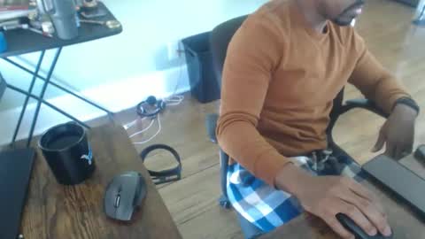 Snapshot of btd313 chatting on April 7, 2026, 5:24 pm btd313 online show from April 7, 2026, 5:24 pm