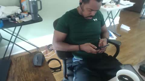 Snapshot of btd313 chatting on April 13, 2026, 2:11 pm btd313 online show from April 13, 2026, 2:11 pm