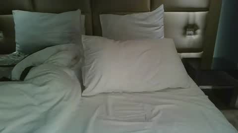 Bu and Ci online show from November 27, 2025, 10:45 pm