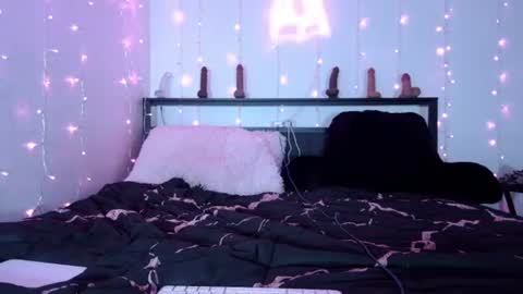 Snapshot of bubble_girl_lo chatting on July 16, 2026, 6:30 am Queen Lola XXX online show from July 16, 2026, 6:30 am