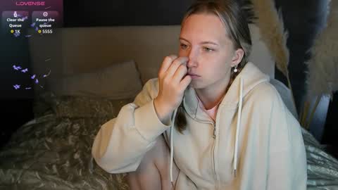 Snapshot of bubblebbb chatting on October 12, 2025, 4:11 am Sabrina online show from October 12, 2025, 4:11 am