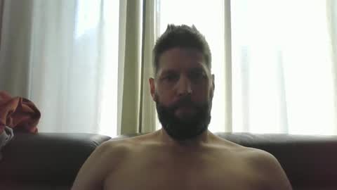 Snapshot of bubblebee1982 chatting on February 19, 2025, 11:38 am bubblebee1982 online show from February 19, 2025, 11:38 am