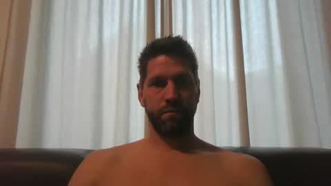 Snapshot of bubblebee1982 chatting on October 3, 2025, 6:43 am bubblebee1982 online show from October 3, 2025, 6:43 am
