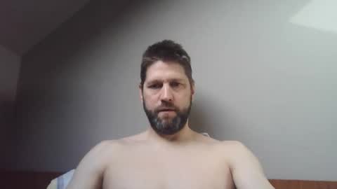 bubblebee1982 online show from March 6, 2026, 7:49 am