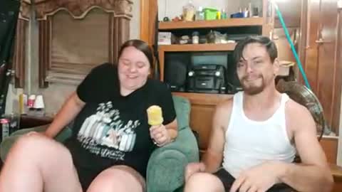 Snapshot of bubblebutt417 chatting on June 21, 2026, 2:25 am Max candi online show from June 21, 2026, 2:25 am