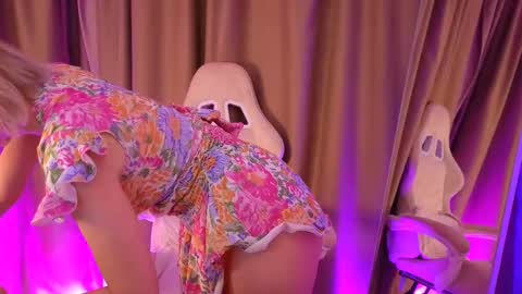 bubbling_crush online show from February 21, 2025, 11:43 pm