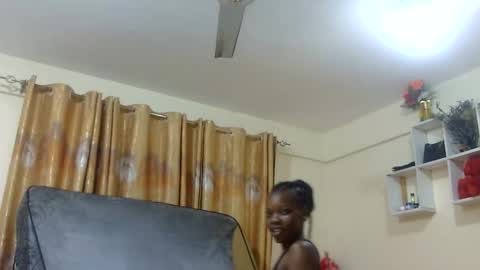 Snapshot of bubblyebony_01 chatting on June 8, 2026, 11:49 pm Lucy online show from June 8, 2026, 11:49 pm