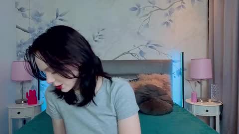 Leona online show from February 16, 2026, 10:50 pm