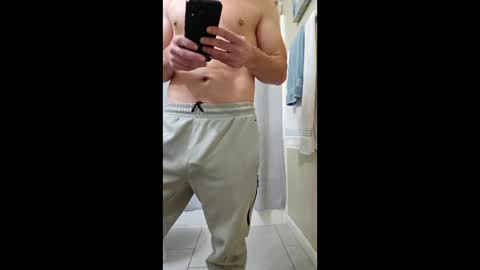 buckwildbrad37 online show from December 4, 2025, 4:48 pm