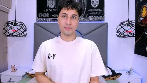 Snapshot of buddy_whitte chatting on April 20, 2026, 5:48 pm Buddy Whitte online show from April 20, 2026, 5:48 pm