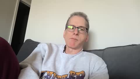 Snapshot of budman004 chatting on April 11, 2026, 6:23 pm budman004 online show from April 11, 2026, 6:23 pm