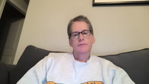 Snapshot of budman004 chatting on May 3, 2026, 1:33 am budman004 online show from May 3, 2026, 1:33 am