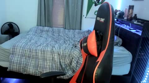 buffsexyman24 online show from February 25, 2025, 11:33 pm