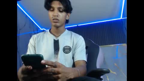 bull_cam online show from September 16, 2025, 6:53 pm