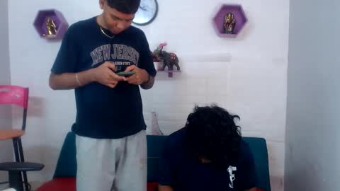 bull_cam online show from November 9, 2025, 8:51 pm