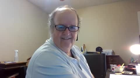 Snapshot of bullfrogg5050 chatting on June 15, 2026, 4:42 pm bullfrogg5050 online show from June 15, 2026, 4:42 pm