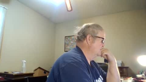 Snapshot of bullfrogg5050 chatting on June 17, 2026, 7:48 pm bullfrogg5050 online show from June 17, 2026, 7:48 pm
