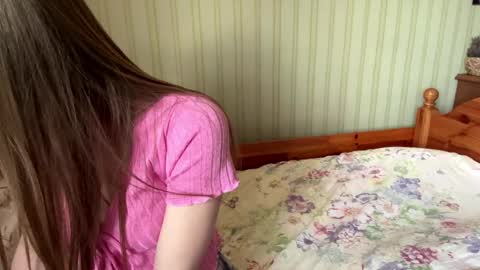Snapshot of bumblebliss chatting on May 22, 2026, 2:01 pm Mary online show from May 22, 2026, 2:01 pm