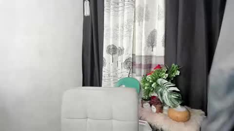 zy online show from December 22, 2025, 4:04 pm