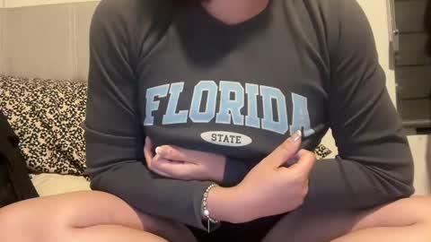 Snapshot of bunny_bigass1990 chatting on September 13, 2025, 2:00 am Big Ass Bunny online show from September 13, 2025, 2:00 am