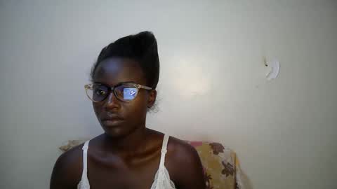bunny_bliss1 online show from April 3, 2026, 8:40 pm