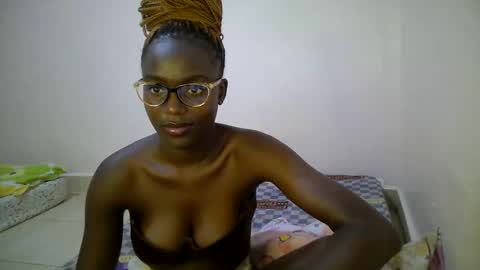 bunny_bliss1 online show from May 8, 2026, 3:28 pm