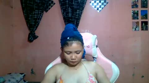Snapshot of bunny_flower18 chatting on June 19, 2026, 7:34 am bunny_flower18 online show from June 19, 2026, 7:34 am