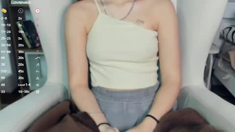 Snapshot of bunny_nova chatting on April 29, 2026, 8:18 am Aria online show from April 29, 2026, 8:18 am