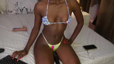 Snapshot of bunny_peaches22 chatting on March 22, 2026, 9:23 am QUEEN independent model online show from March 22, 2026, 9:23 am