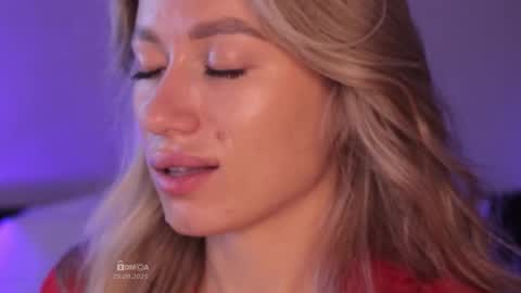 B U N N Y online show from September 25, 2025, 3:54 am