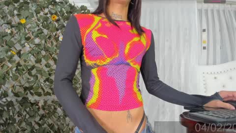 Snapshot of bunnyhots chatting on February 5, 2025, 1:37 am Angela Santini online show from February 5, 2025, 1:37 am