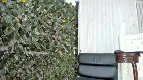 Snapshot of bunnyhots chatting on February 23, 2025, 12:41 am Angela Santini online show from February 23, 2025, 12:41 am