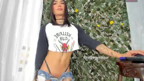 Snapshot of bunnyhots chatting on March 11, 2025, 8:20 am Angela Santini online show from March 11, 2025, 8:20 am
