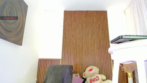Snapshot of bunnyhots chatting on September 26, 2025, 5:22 am Angela Santini online show from September 26, 2025, 5:22 am