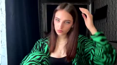 Snapshot of bunnytrussel chatting on July 9, 2026, 8:18 am Bella online show from July 9, 2026, 8:18 am