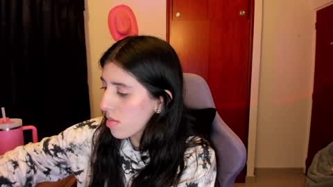 Snapshot of bunnyy09 chatting on December 17, 2024, 12:12 am Jess online show from December 17, 2024, 12:12 am