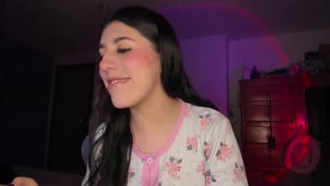 Snapshot of bunnyy09 chatting on September 19, 2025, 1:18 am Jess online show from September 19, 2025, 1:18 am