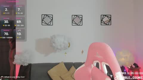 Snapshot of burbuja_cosmic chatting on December 5, 2025, 1:36 am Im Val Welcome to my room My instagram Bubble cosmic online show from December 5, 2025, 1:36 am