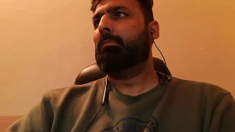 Snapshot of burlymonster chatting on January 12, 2025, 4:18 pm Hairy Arabian online show from January 12, 2025, 4:18 pm