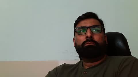 Snapshot of burlymonster chatting on February 3, 2025, 4:52 pm Hairy Arabian online show from February 3, 2025, 4:52 pm