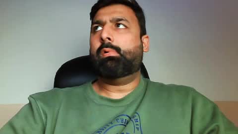 Snapshot of burlymonster chatting on February 11, 2025, 10:37 am Hairy Arabian online show from February 11, 2025, 10:37 am