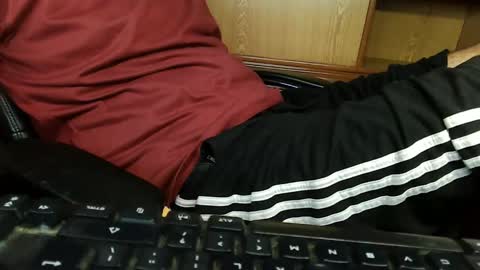 Snapshot of burlymonster chatting on September 8, 2025, 7:02 pm Hairy Arabian online show from September 8, 2025, 7:02 pm