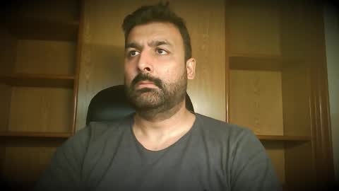 Snapshot of burlymonster chatting on October 22, 2025, 4:02 am Hairy Arabian online show from October 22, 2025, 4:02 am
