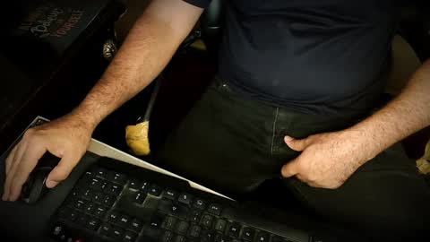 Snapshot of burlymonster chatting on October 26, 2025, 4:29 am Hairy Arabian online show from October 26, 2025, 4:29 am