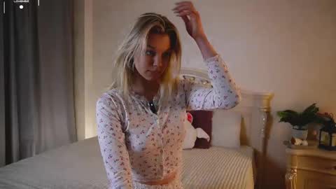 Jessica online show from September 9, 2025, 3:11 pm