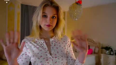 Jessica online show from September 14, 2025, 1:32 pm