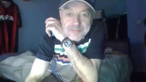 Snapshot of burnleyguy1977 chatting on May 8, 2026, 2:06 am burnleyguy1977 online show from May 8, 2026, 2:06 am